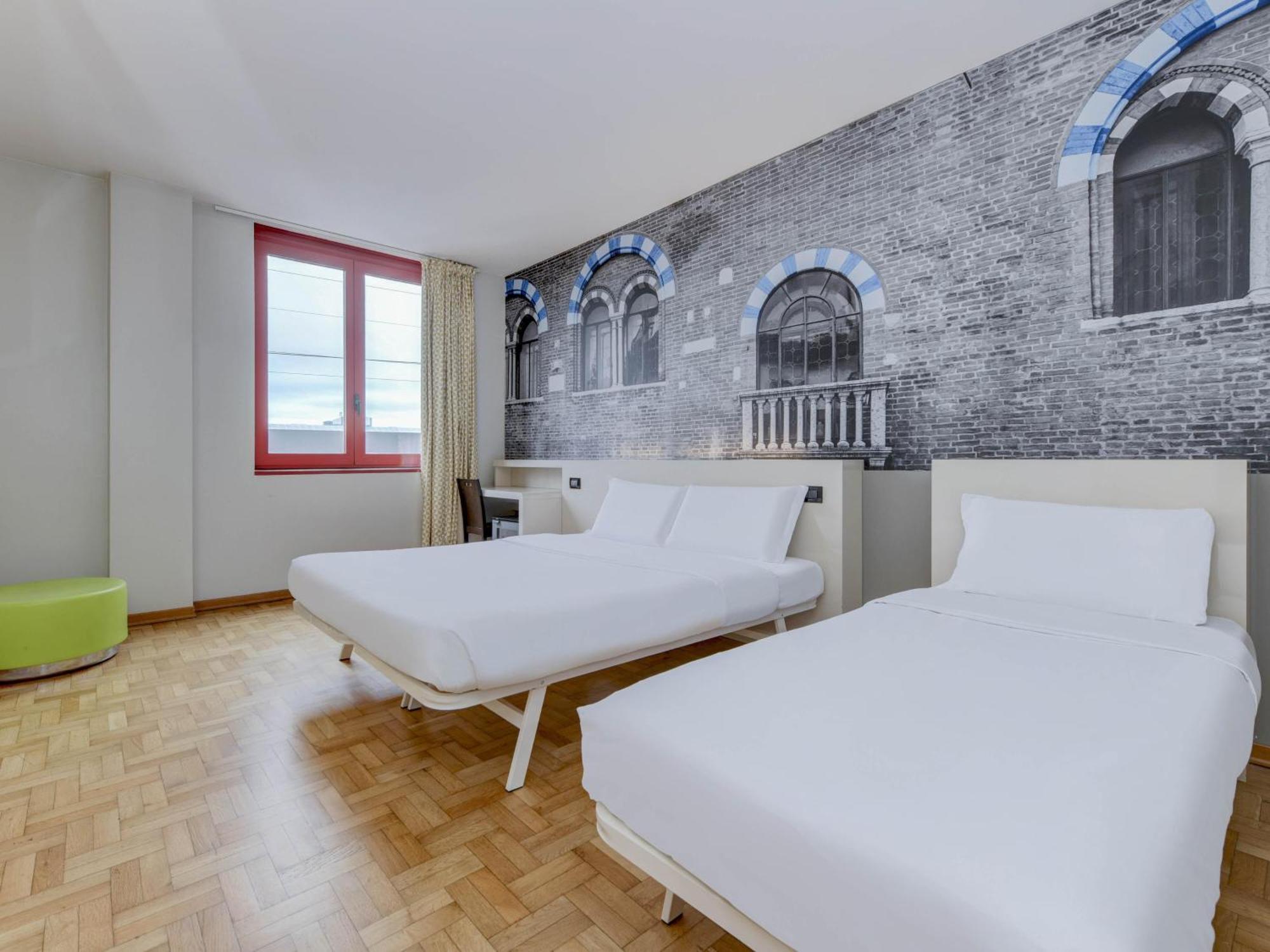 Dreibettzimmer